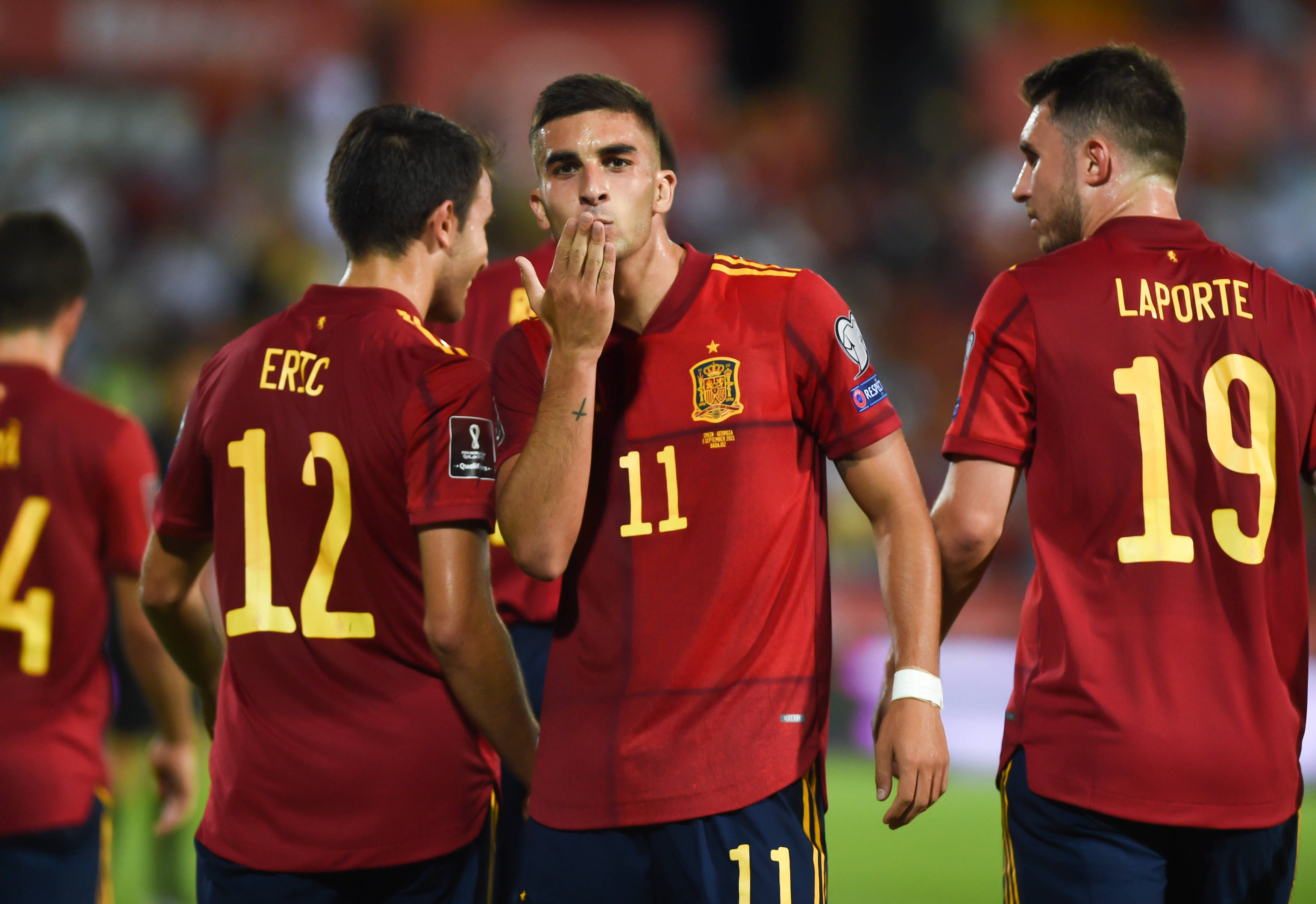 星空体育在线登录-西班牙球员表现抢眼，奠定国家队实力基础的简单介绍