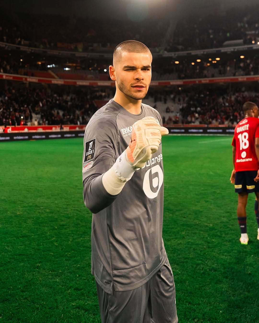 关于里尔主帅因战术安排遭到疑问球迷质疑的信息 关于里尔主帅因战术安排遭到疑问球迷质疑的信息