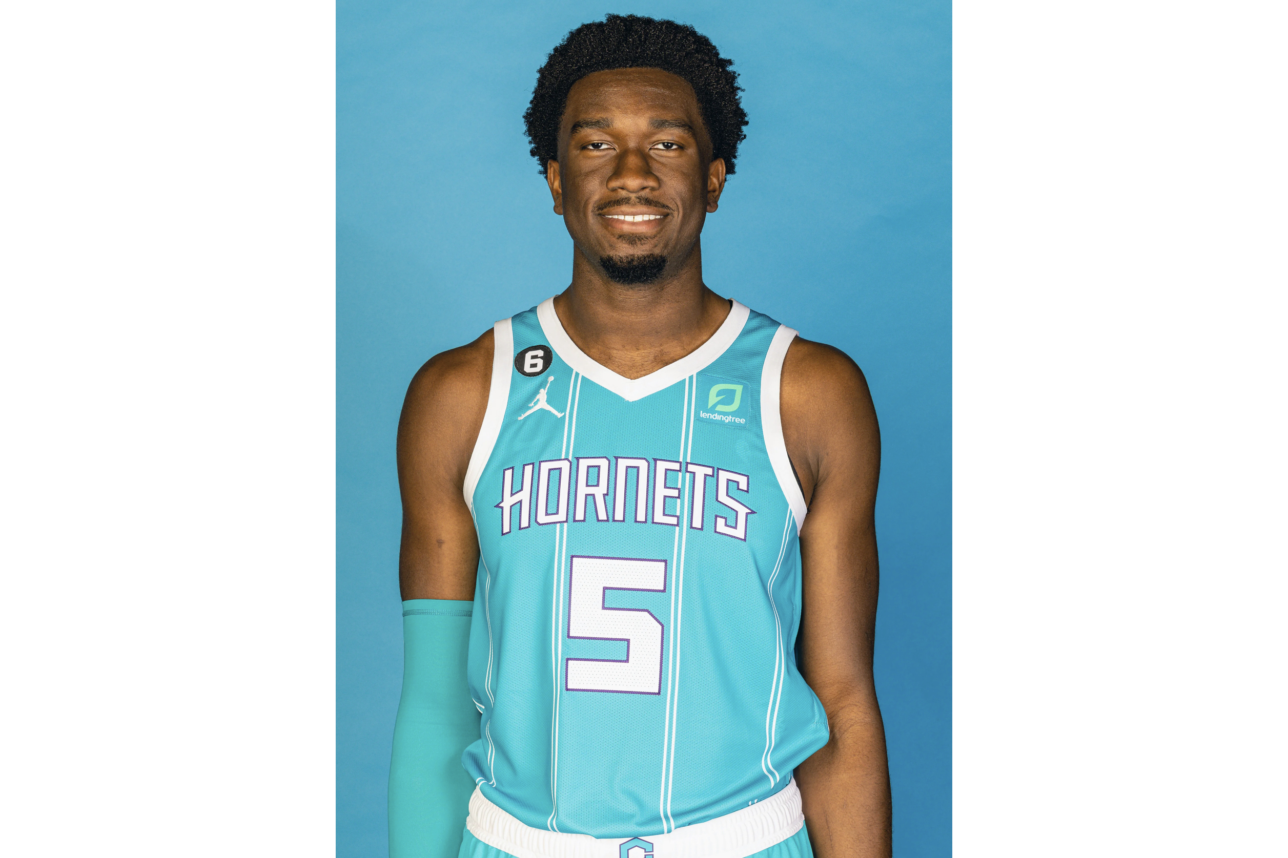 威廉姆斯当选为年度最佳第六人球员 威廉姆斯当选为年度最佳第六人球员