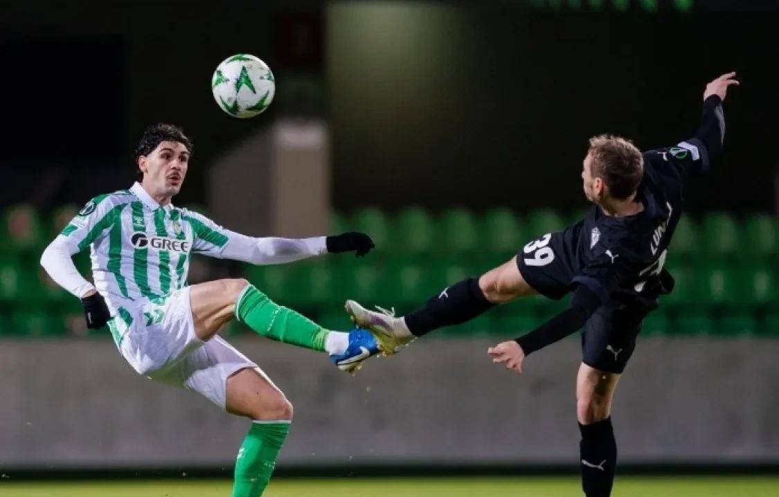 星空体育中国官网-球队突破重围，获得胜利颇为不易