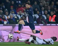 星空体育入口-里昂主场告捷，连续胜出保住领跑位置