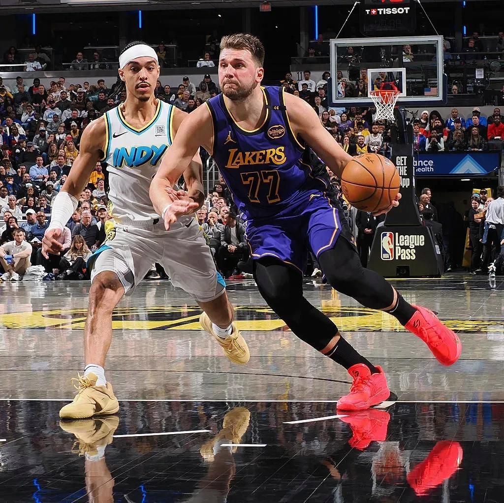 星空体育链接-惊心动魄！湖人险胜步行者