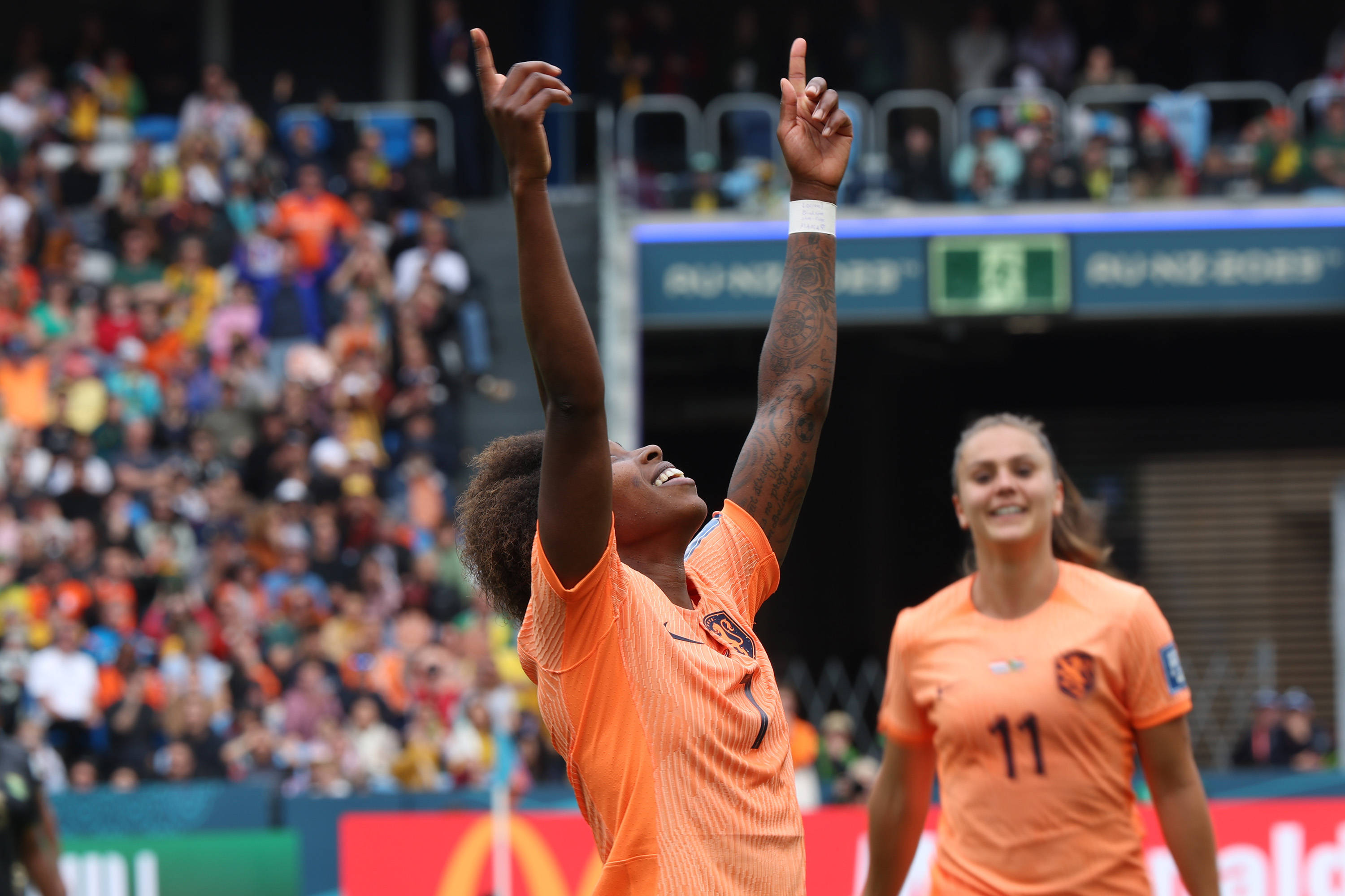 日本女足在比赛中以-胜利击败荷兰队 日本女足在比赛中以-胜利击败荷兰队