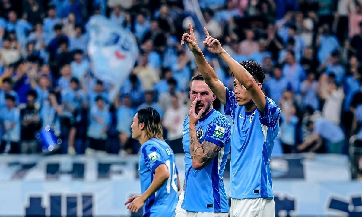 主帅下课引发球迷热议,俱乐部陷入危机 主帅下课引发球迷热议,俱乐部陷入危机