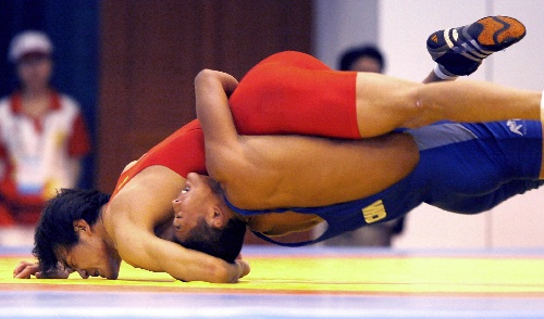 荷兰男子摔跤运动员斩获金牌 荷兰男子摔跤运动员斩获金牌