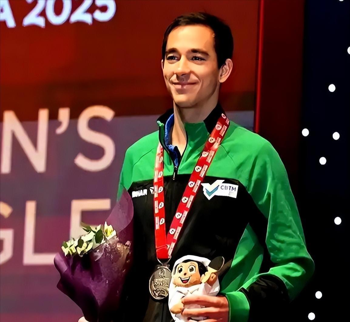 新秀崭露头角!年轻球员入选国家队 新秀崭露头角!年轻球员入选国家队