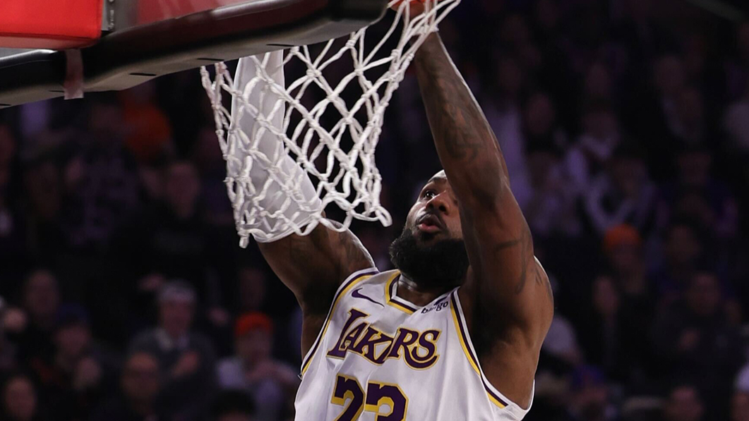 星空体育投注-关于湖人负于猛龙，浓眉哥暴扣频现的信息