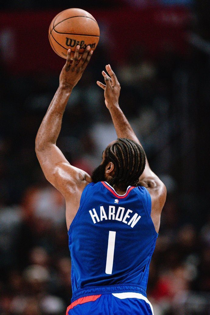 星空体育官方入口-火箭力克步行者，哈登贡献25+9的简单介绍